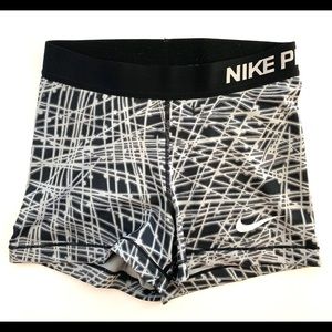Black and gray Nike Pro shorts XS